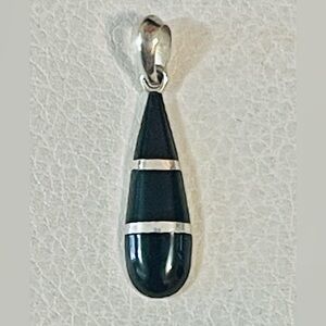 VTG Southwest Sterling Silver Onyx  Inlaid Teardrop Pendant